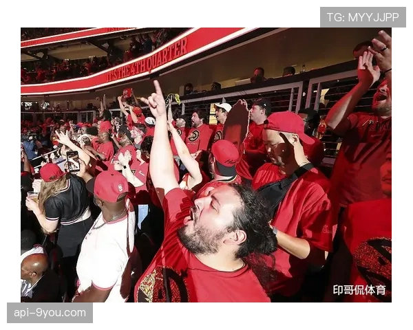 亚特兰大梦想队举办“复古之夜”季前活动,致敬联盟早期历史 亚特兰大梦想队举办“复古之夜”季前活动,致敬联盟早期历史
